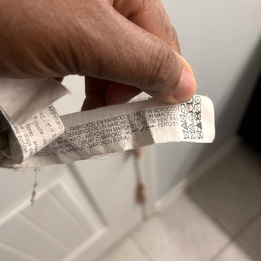 Zara Plaid Shacket in Cream and Tan - Picture 5 of 7